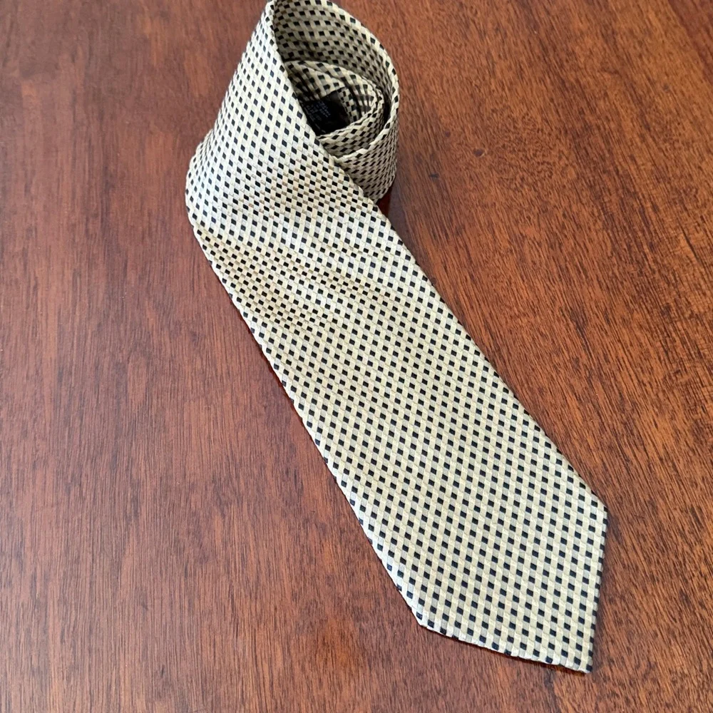 Armani Elegant Black and Gold Men's Tie